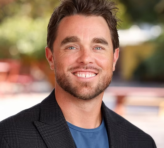 Portrait photo of Craig Kellogg who teaches 4th and 5th grades at Living Wisdom School of Palo Alto.